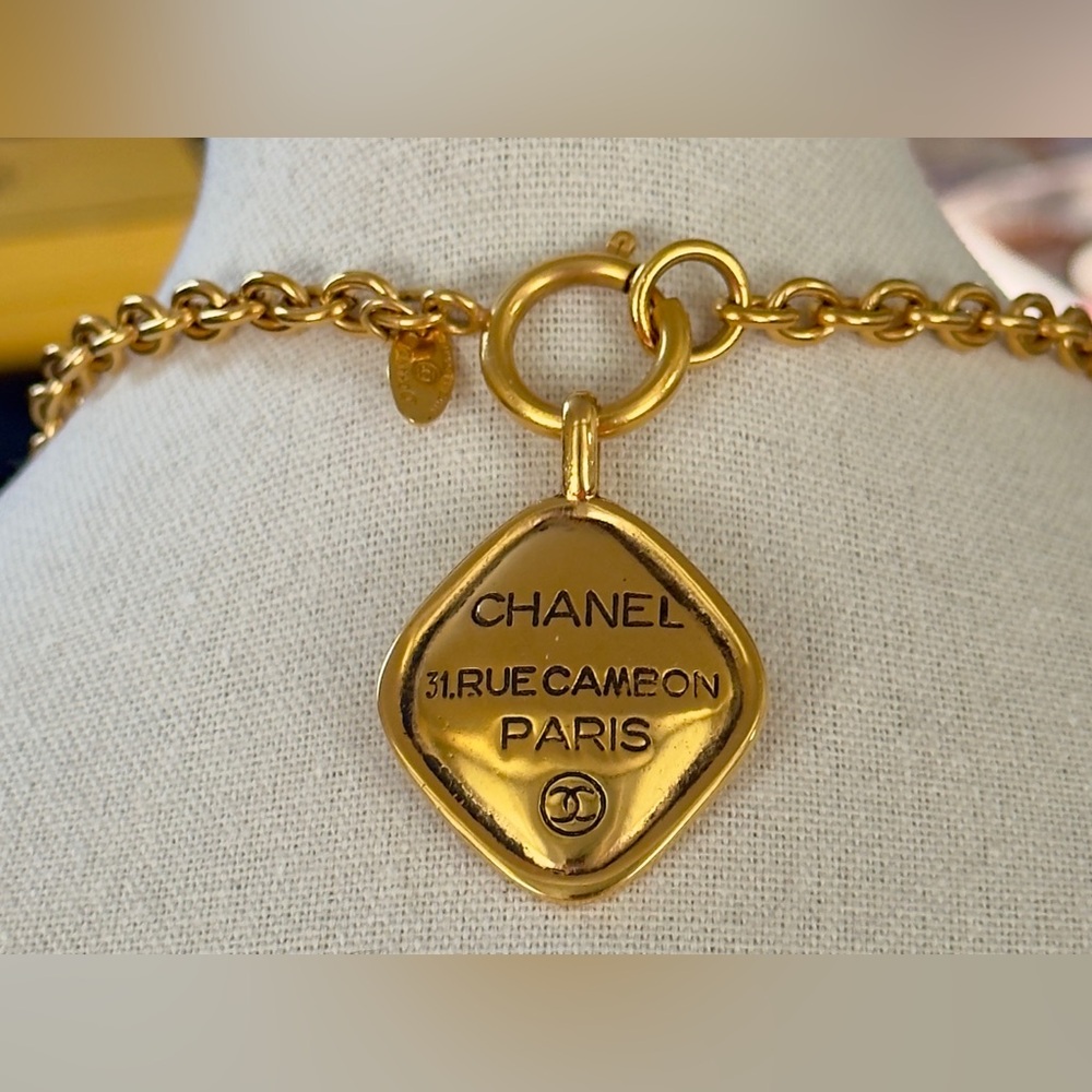 CHANEL Gold Logo 31 Rue Cambon Pendant Chain Necklace